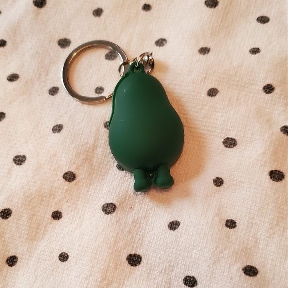 Adorable Avacado Keychain - Picture 3 of 3